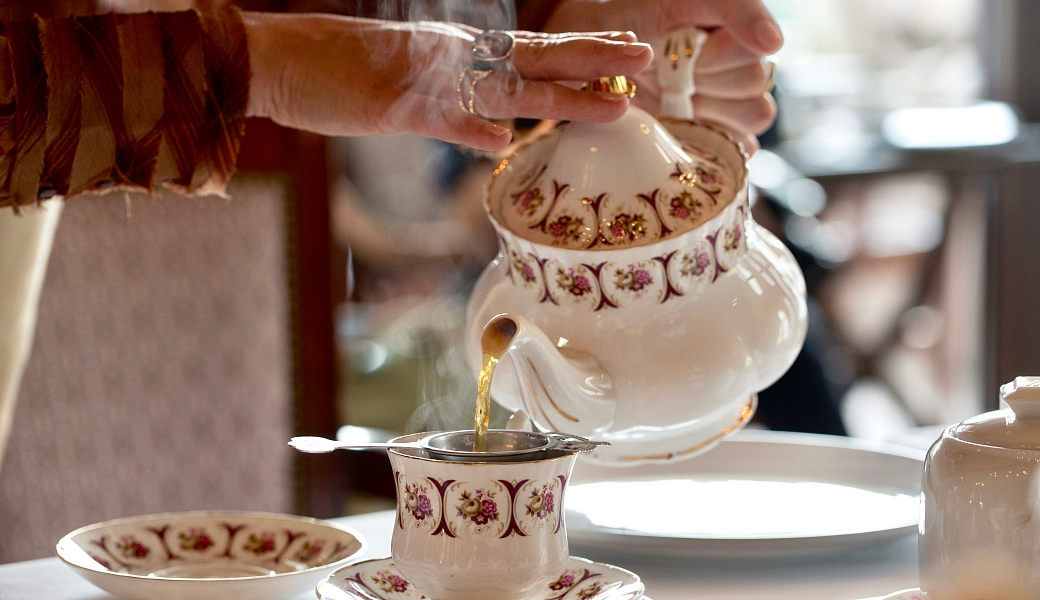 Анальды жыныстық қатынастағы жетілген әйелдердің фотосуреттері